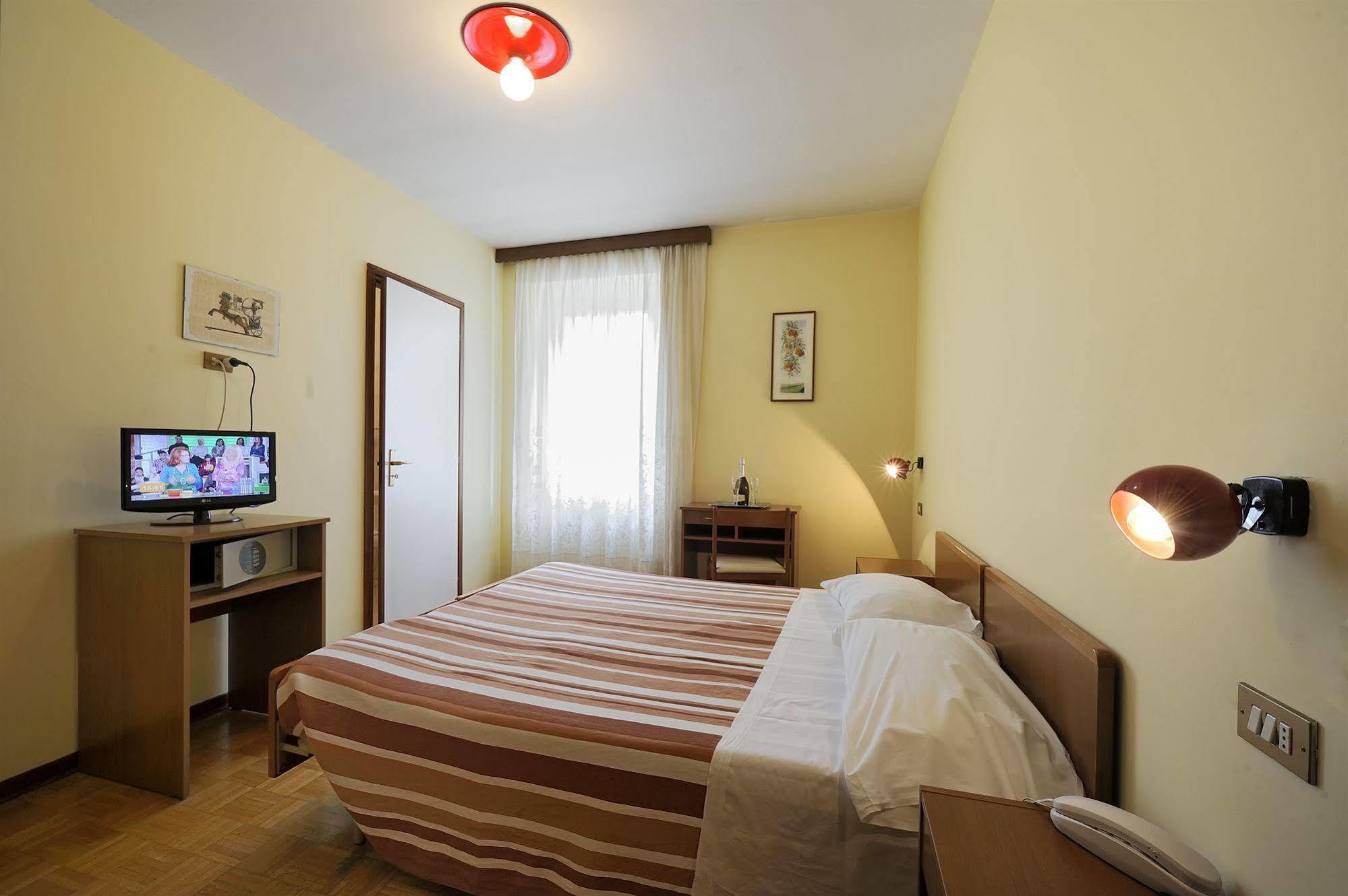 Hotel Bertusi Porretta Terme Bagian luar foto