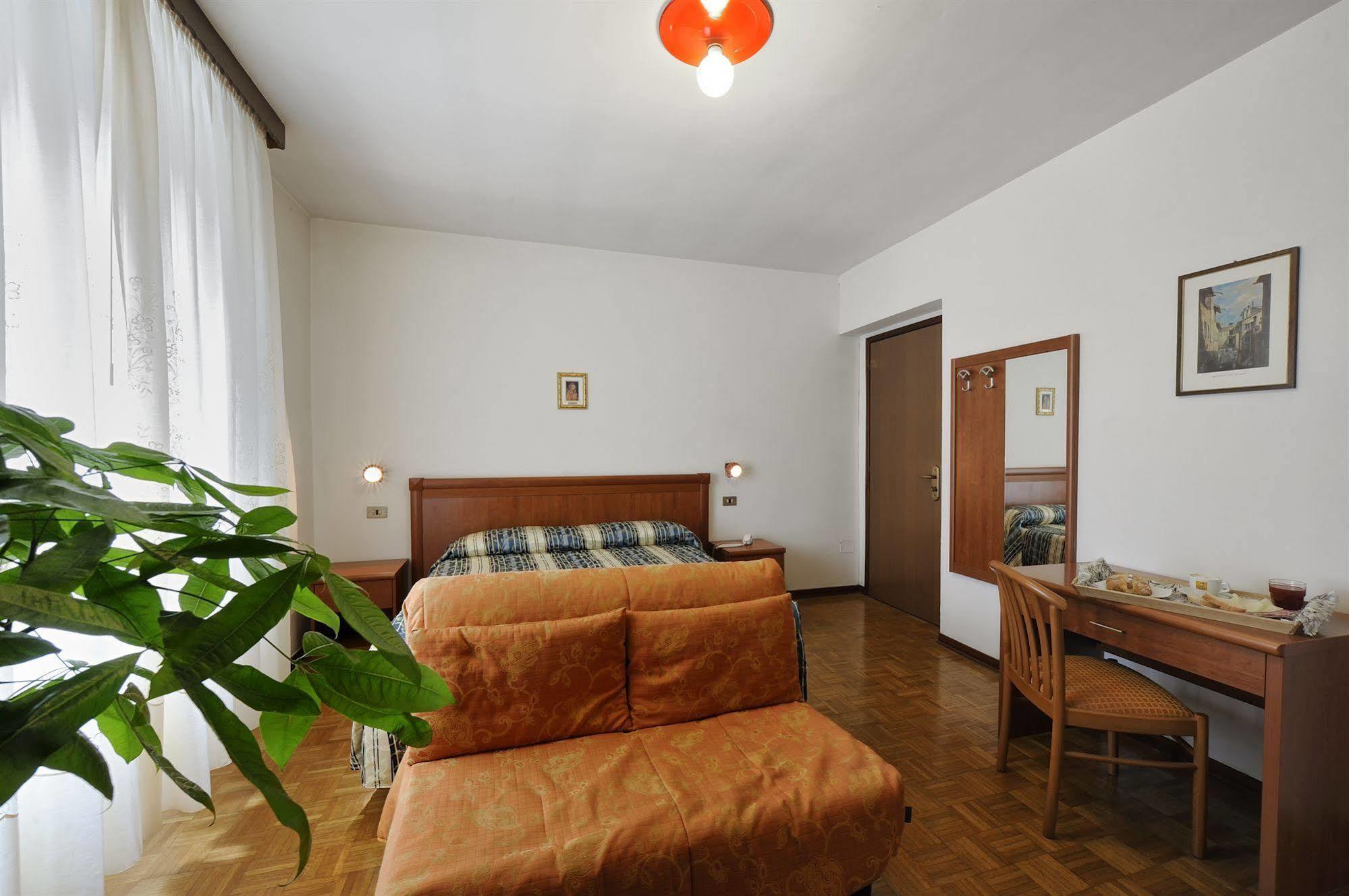 Hotel Bertusi Porretta Terme Bagian luar foto
