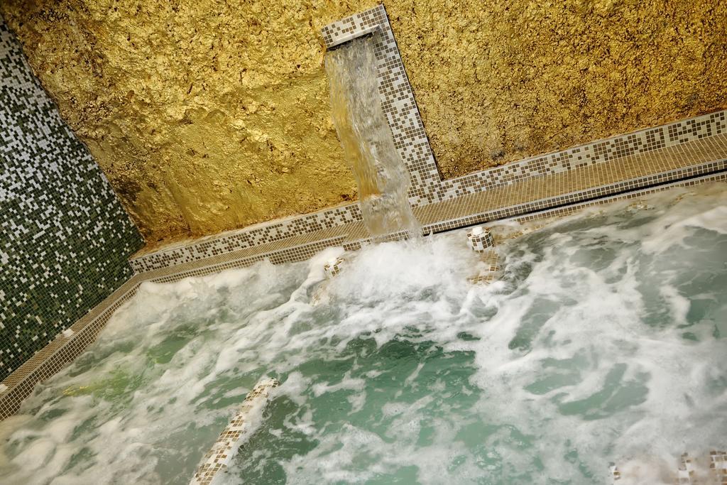 Hotel Bertusi Porretta Terme Bagian luar foto
